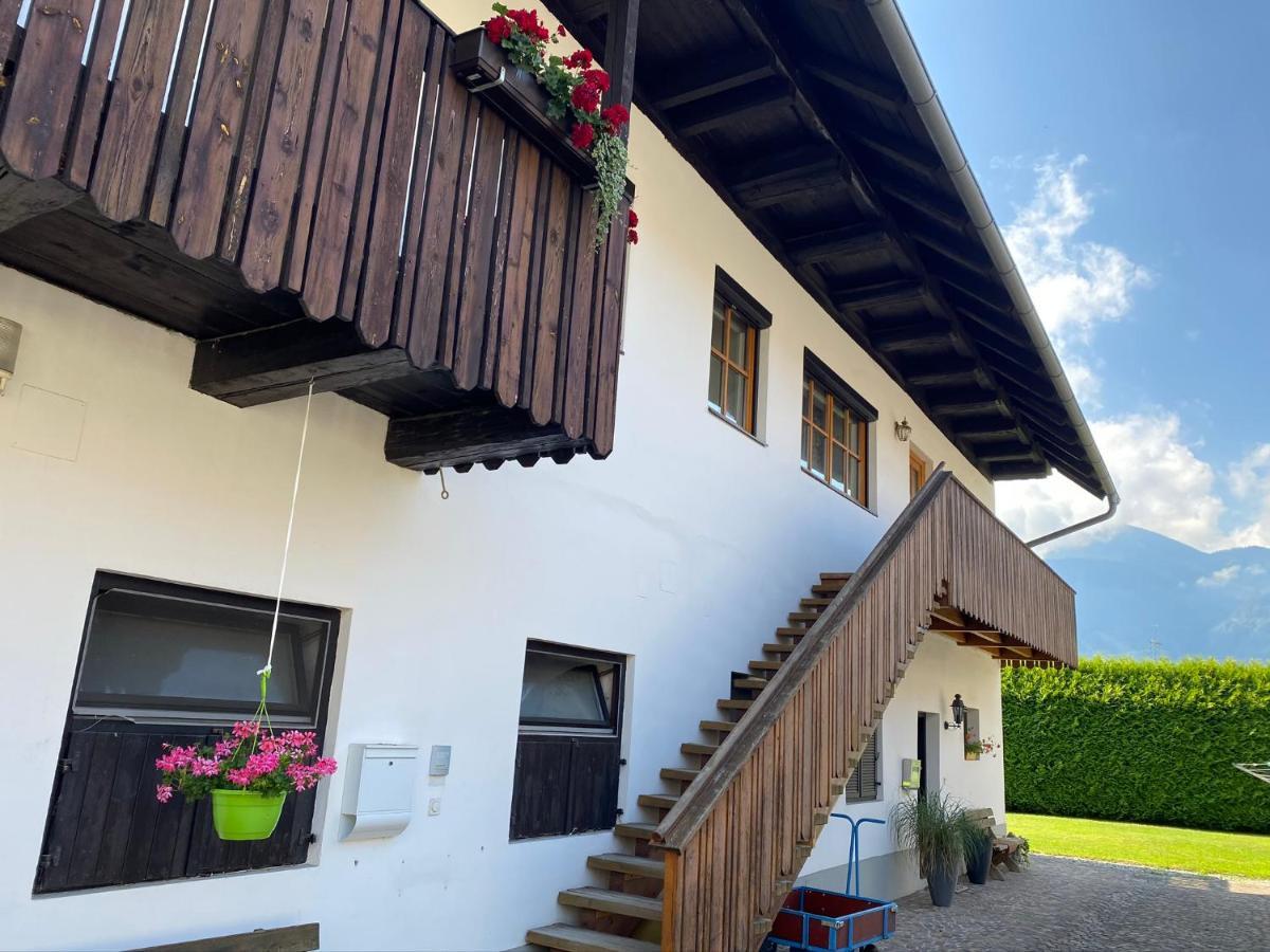 VIII Panorama-Ferienwohnung Petzenblick Smihel nad Pliberkom Exteriör bild