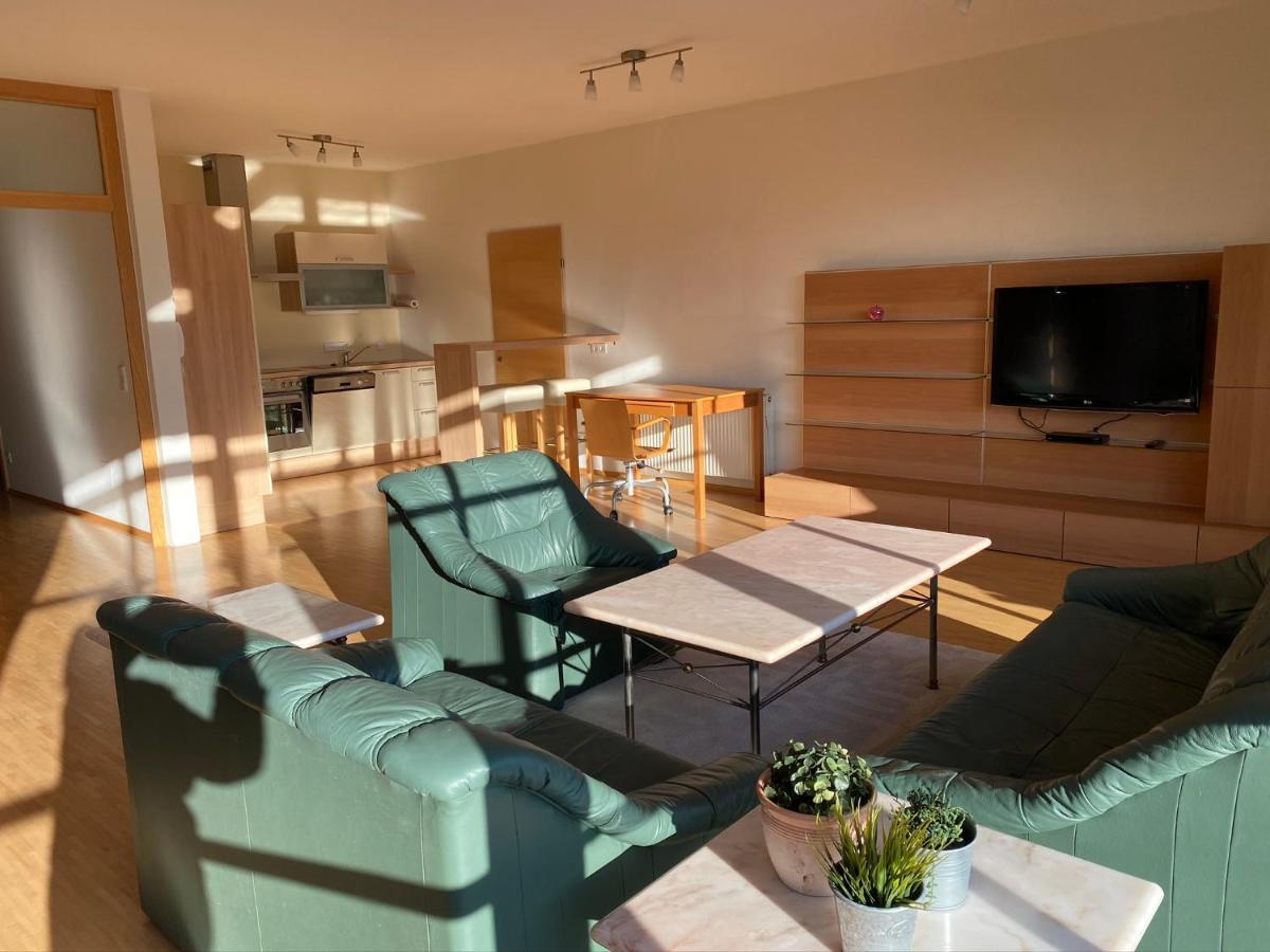 VIII Panorama-Ferienwohnung Petzenblick Smihel nad Pliberkom Exteriör bild